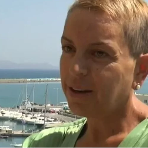 Αντιγόνη Ανδρεάκη | Η παρουσιάστρια που δίνει μάχη με τον καρκίνο του μαστού επέστρεψε στους τηλεοπτικούς δέκτες