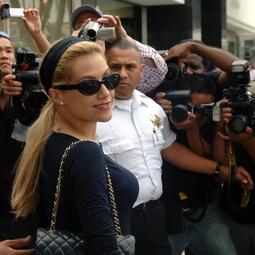 Ο άντρας της πέθανε 5 μήνες μετά από αυτήν. Η τραγική ιστορία της Brittany Murphy που "έφυγε" στα 32 από την πιο σοκαριστική αιτία