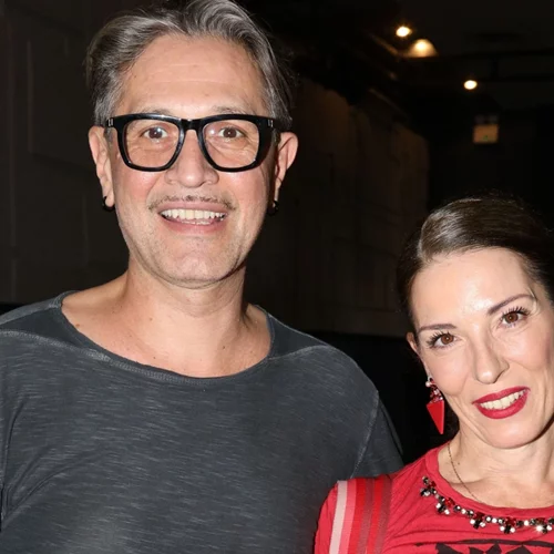 Η ερωτική εξομολόγηση του Αιμίλιου Χειλάκη στη γυναίκα του, Αθηνά Μαξίμου "Το κορίτσι μου. Αρχοντική, μοναδική"