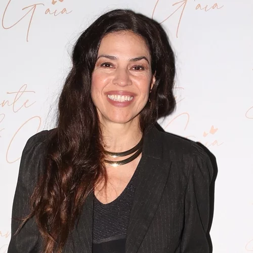 Η Ναταλία Δραγούμη με την πιο απρόσμενη τάση στα μαλλιά για γυναίκες άνω των 50