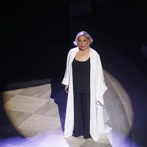 Εξιτήριο για τη Μαρινέλλα