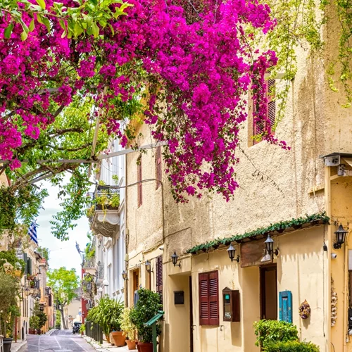 Ανοιξιάτικος ο καιρός με ζέστη και ηλιοφάνεια: Η πρόβλεψη μέχρι και την Παρασκευή - Πότε αλλάζει το σκηνικό