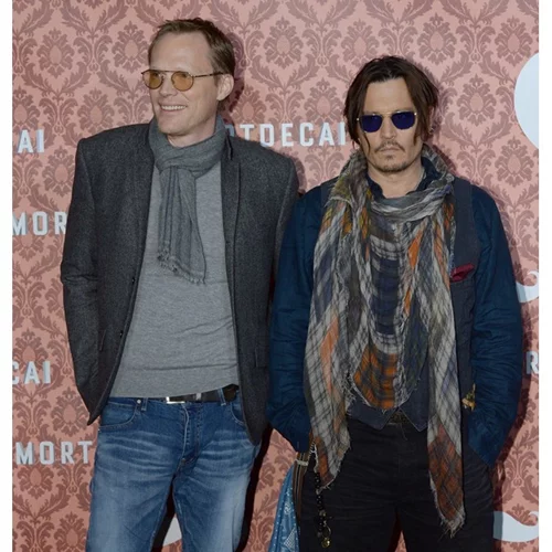 "Να πνίξουμε την Amber Heard" | Ο Paul Bettany μιλά για τα μηνύματα που αντάλλασε με τον Johnny Depp το 2013