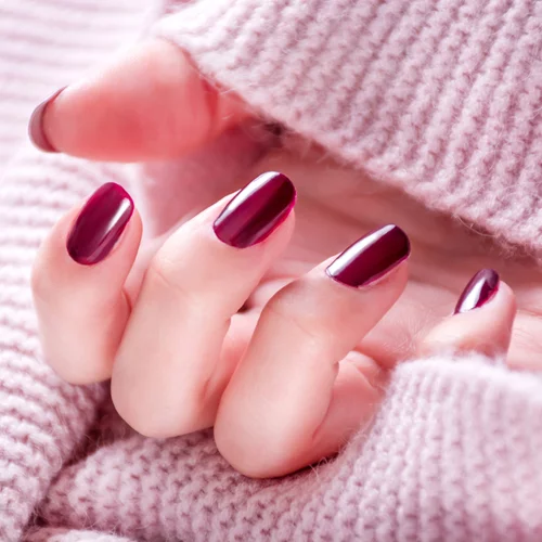 Δεν πρόλαβες να κλείσεις ραντεβού για μανικιούρ του Αγίου Βαλεντίνου; Τα ιδανικά βερνίκια για μανικιούρ στο σπίτι