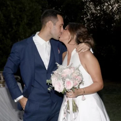 Μάρτζυ Λαζάρου & Τάσος Παπαπέτρου | Δείτε φωτογραφίες από τον μαγικό γάμο τους και από την βάφτιση της κόρης τους