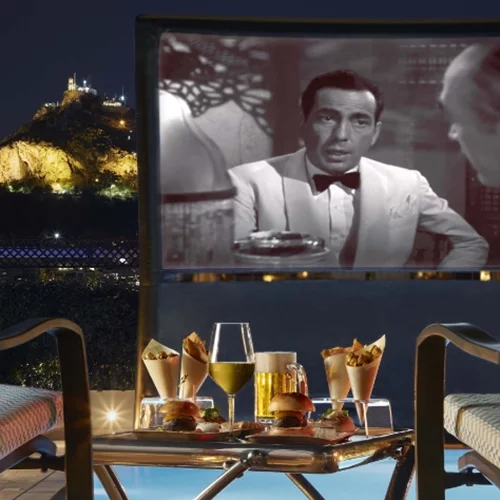 Θερινό σινεμά με classic movies και φόντο τον Λυκαβηττό