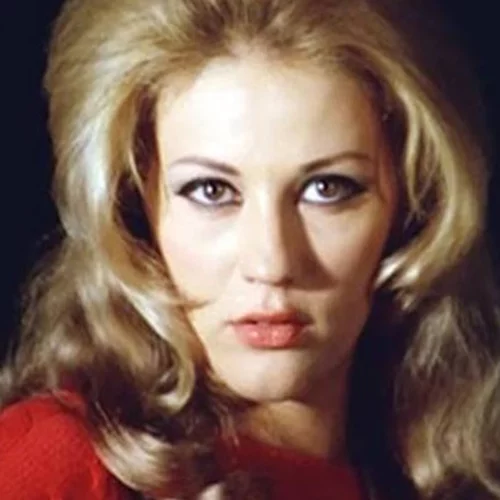 58 χρόνια πριν: Η Ζωή Λάσκαρη νύφη στο γάμο της με τον Πέτρο Κουτουμάνο - το πριγκιπικό νυφικό που κάλυψε με μαντήλι στην τελετή