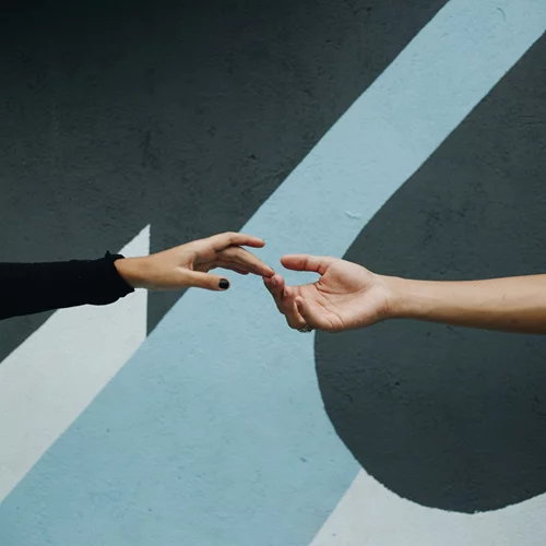 Μύθος ή αλήθεια; Τελικά αναζητάς για σχέση τους λάθος ανθρώπους;