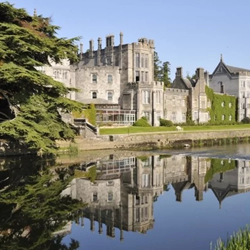 Ταξίδι στο παραμύθι: Πέντε διάσημα κάστρα που έχουν μεταμορφωθεί σε πολυτελή ξενοδοχεία