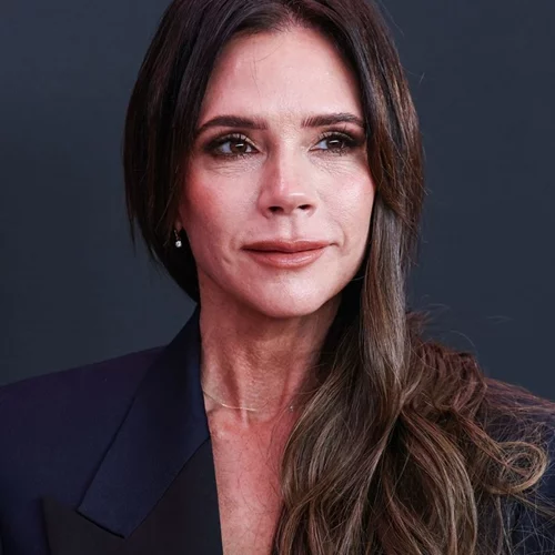 Η Victoria Beckham σε μία εξομολογητική συνέντευξη | Ο λόγος που δεν χαμογελά ποτέ στις δημόσιες εμφανίσεις της δεν είναι επειδή είναι σνομπ