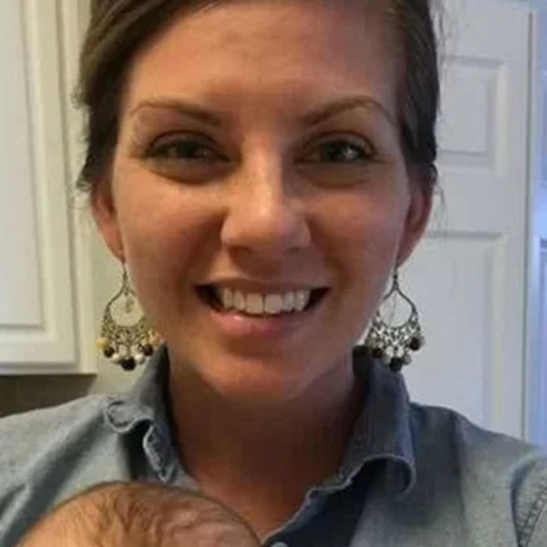 Η ιστορία της γυναίκας που πάλεψε κρυφά με την επιλόχειο κατάθλιψη και δεν τα κατάφερε