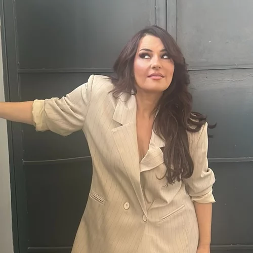 Κατερίνα Ζαρίφη: "Πάθαινα συντριβή στον θάλαμο αναμονής της χημειοθεραπεία του πατέρα μου"