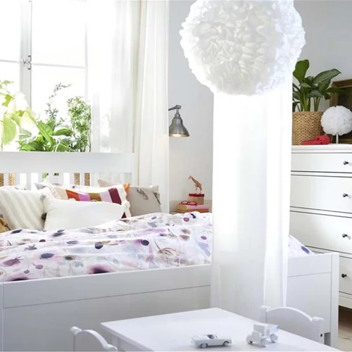 Η Κλέλια Ανδριολάτου έχει στο υπνοδωμάτιό της το φωτιστικό από την ΙΚΕΑ που κοστίζει κάτω από 20 ευρώ