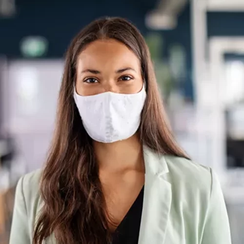 Κορονοϊός | Πότε η πανδημία θα περάσει σε ενδημική φάση - Ο "παράγοντας Όμικρον"