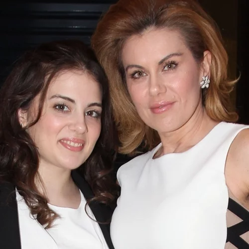 Με crop top η Θεοδώρα Μανωλίδου | Η εντυπωσιακή εμφάνισή της κόρης της Ευγενίας Μανωλίδου