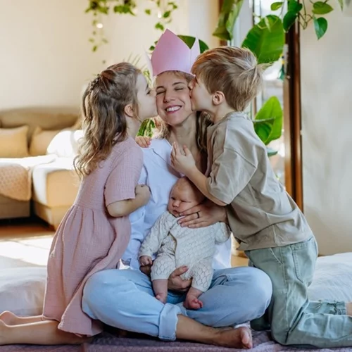 "Όποιος πιστεύει ότι οι μαμάδες πρέπει να γίνονται θυσία για την οικογένεια, δεν αγαπάει τις γυναίκες"