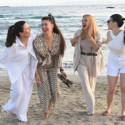 Υποδεχθήκαμε το καλοκαίρι με τα πιο stylish summer essentials από την Pink Woman