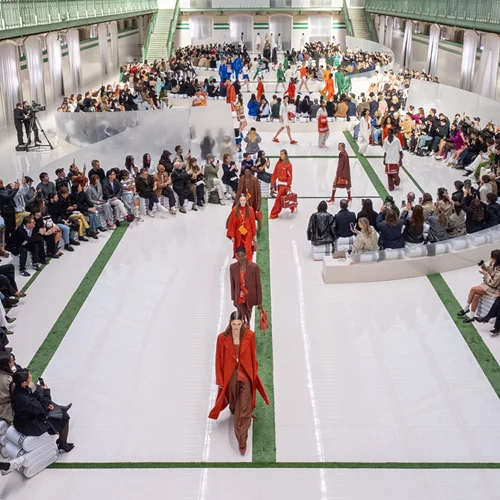 Ο αθλητισμός συναντά την κομψότητα στη νέα συλλογή της Lacoste