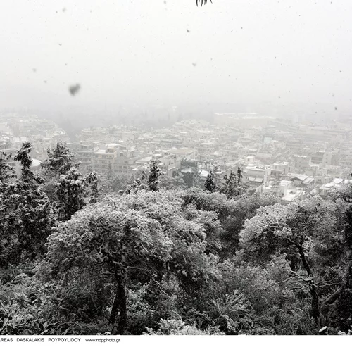 Κακοκαιρία "Ελπίς" | Τηλεργασία αύριο σε δημόσιο και ιδιωτικό τομέα - Τηλεκπαίδευση στα σχολεία