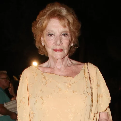 Μάρω Κοντού | Η σπάνια δημόσια εμφάνιση σε θεατρική πρεμιέρα