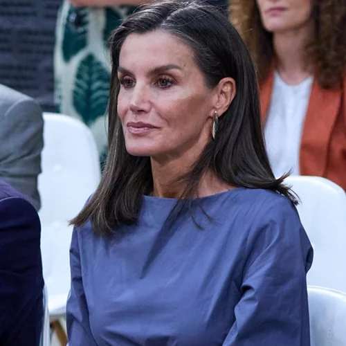 Η βασίλισσα Letizia με τα σανδάλια που είναι ιδανικά για καλοκαιρινές βραδινές εξόδους