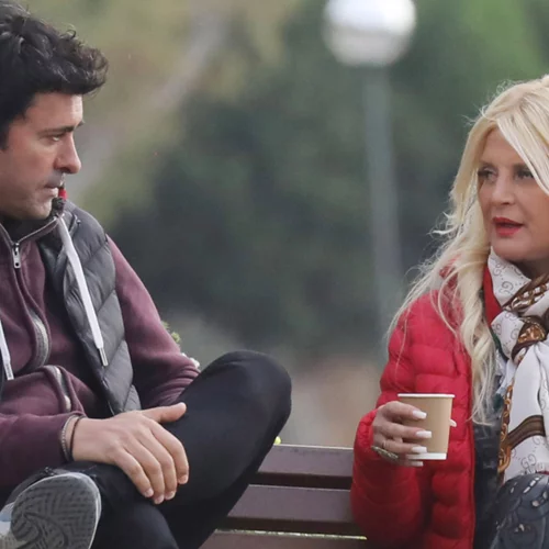 Μαρίνα Πατούλη | Βόλτα με στενό της φίλο μετά την περιπέτεια της υγείας της