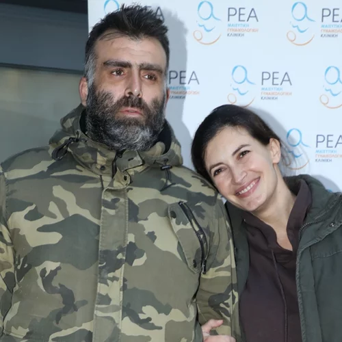 Η Μάρα Δαρμουσλή και ο 6 μηνών γιος της κάνουν baby swiming στο πιο cute βίντεο