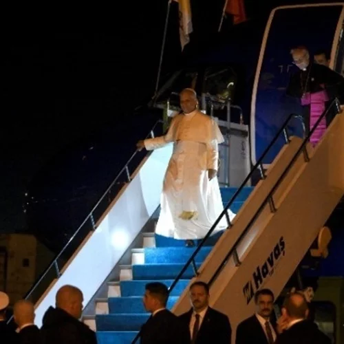 Στην Κωνσταντινούπολη ο Πάπας Λέων