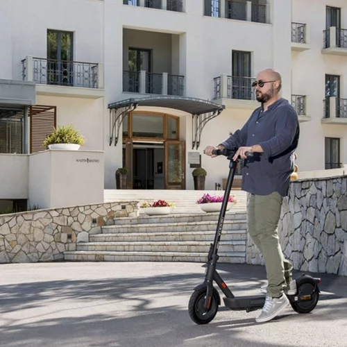 (Μετα)κινήσου ελεύθερα | Με το Xiaomi Electric Scooter 4 Pro Gen 2 πας όπου θες με ασφάλεια και στυλ