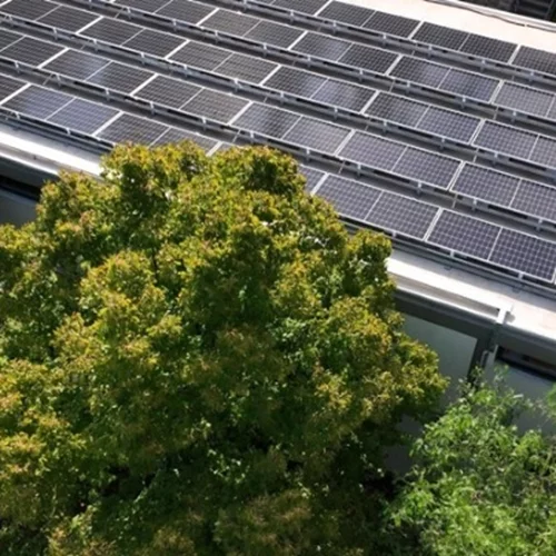 "Πράσινο φως" για φωτοβολταϊκά σε πολυκατοικίες