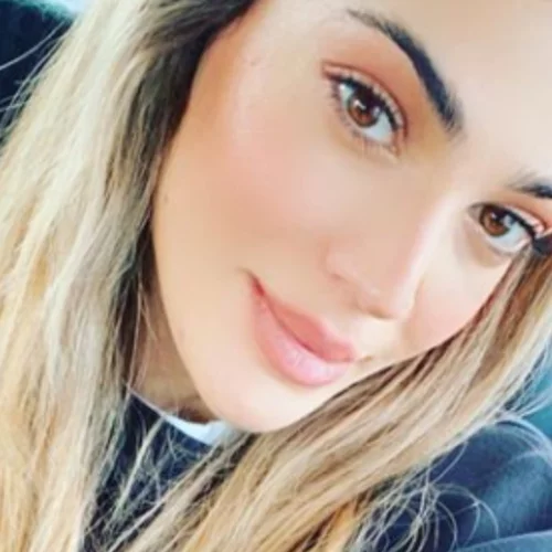 Ήβη Αδάμου | Νέες φωτογραφίες με τα ξανθά της μαλλιά