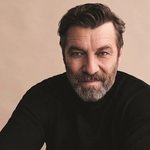 Γιάννης Στάνκογλου | "Στο σχολείο δεν ήμουν ο ωραίος, ήμουν ο αλήτης που κατά βάθος είναι ευαίσθητος"