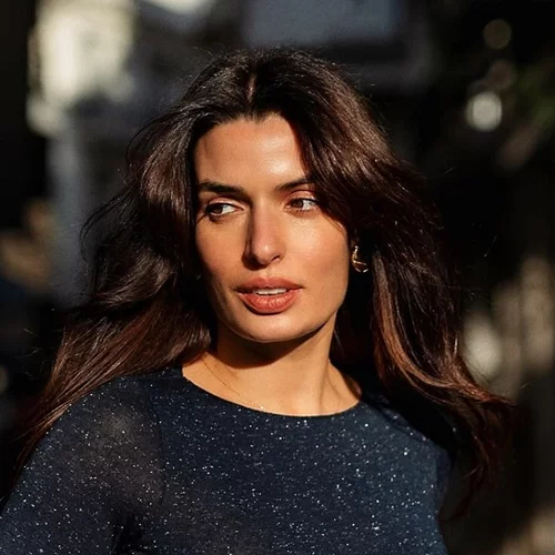 Τόνια Σωτηροπούλου | Το φόρεμά της από τη Marks & Spencer είναι η ιδανική επιλογή για τα φετινά Χριστούγεννα