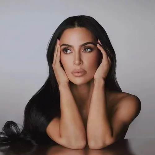 Σάλος με την αφύσικη εικόνα της Kim Kardashian | "Χρειάζεται βοήθεια"