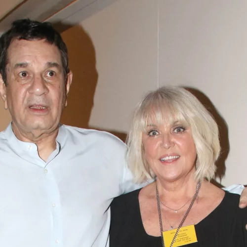 Ρούλα Κορομηλά | Η σπάνια εμφάνισή της στο Ηρώδειο με total black σύνολο