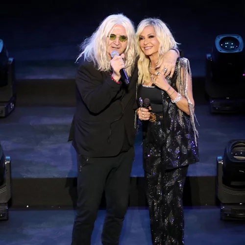 Άννα Βίσση | Η εκρηκτική εμφάνιση στο Παρίσι με τον Νίκο Καρβέλα στο πλευρό της