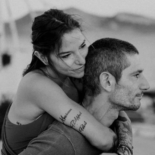 Η Εριέττα Κούρκουλου Λάτση "λιώνει" για τον σύζυγό της | Οι σπάνιες φωτογραφίες με αφορμή την επέτειο τους