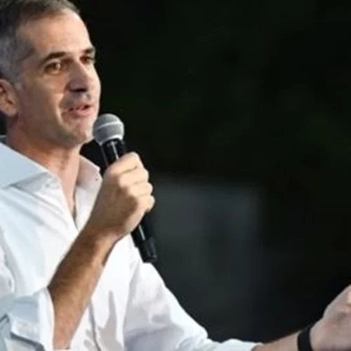 Ο Κώστας Μπακογιάννης μετακομίζει προσωρινά στην Αμερική - Αυτός είναι ο λόγος