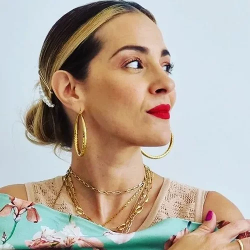 Butter Yellow | Η Νατάσα Μποφίλιου με το μανικιούρ-εμμονή όλων των it girls