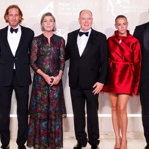 Ούτε Σάρλοτ Κασιράγκι, ούτε Σαρλίν: Το αληθινό fashion icon της πριγκιπικής οικογένειας του Μονακό