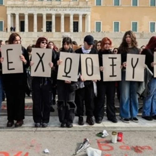 Αμήχανη η κυβέρνηση από την οργή για τα Τέμπη - Κοινό μέτωπο χτίζει η αντιπολίτευση με συζήτηση στη Βουλή