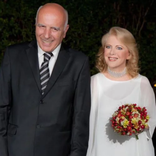 Έλενα Ακρίτα - Γιώργος Κυρίτσης | Αδημοσίευτη φωτογραφία από τον γάμο τους - Το λιτό νυφικό