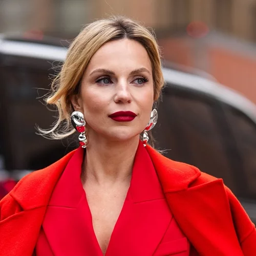 Ημέρα του Αγίου Βαλεντίνου | 14 κομψά μανικιούρ που αναδεικνύουν τα κοντά νύχια