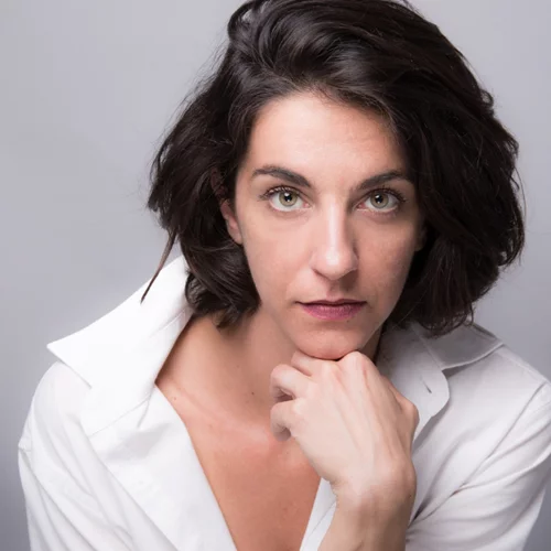 Η Ευφημία Καλογιάννη αντλεί τεράστια χαρά από τη δουλειά της και θα ήθελε πολύ να έχει φίλη τη "Ντίνα" από τον Σασμό