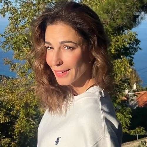 Η Κατερίνα Παπουτσάκη στο κομμωτήριο | Η γαλλική αλλαγή που έκανε στα μαλλιά της