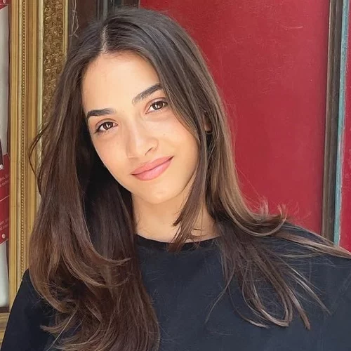 Τέλος τα μακριά μαλλιά για την Αντιγόνη Νεοφύτου | Το κούρεμα που την έκανε αγνώριστη