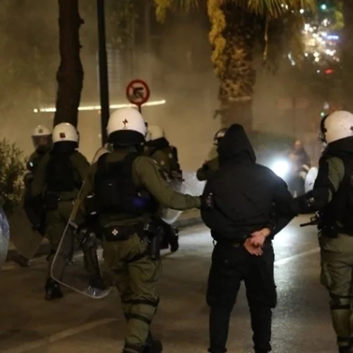 Ένταση στην πορεία για την Παλαιστίνη- Έγιναν 19 προσαγωγές