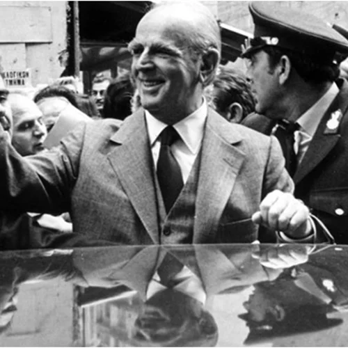 Κωνσταντίνος & Αμαλία Καραμανλή | Σπάνιο φωτογραφικό στιγμιότυπο στο διαμέρισμά τους στο Κολωνάκι