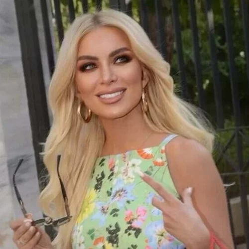 Η Κατερίνα Καινούργιου δείχνει το αγαπημένο της κειμήλιο: "Ό,τι πιο πολύτιμο έχω πάνω μου"