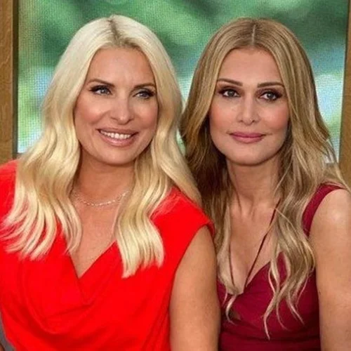 Έτος 1998 | Η Ελένη Μενεγάκη με see through και η αγνώριστη Νατάσα Θεοδωρίδου σε νυχτερινή έξοδο